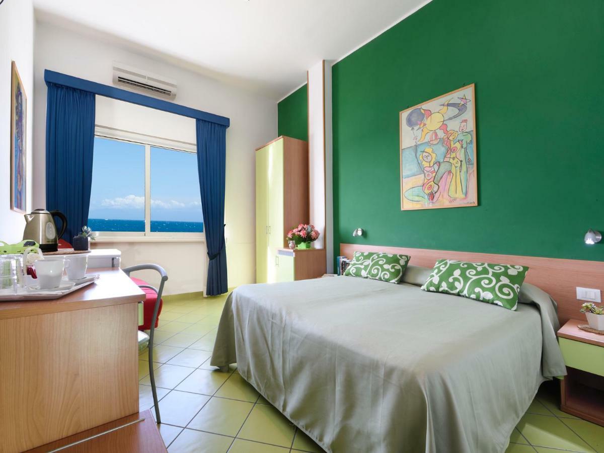 Отель Alta Marea Sorrento Масса-Лубренсе Экстерьер фото